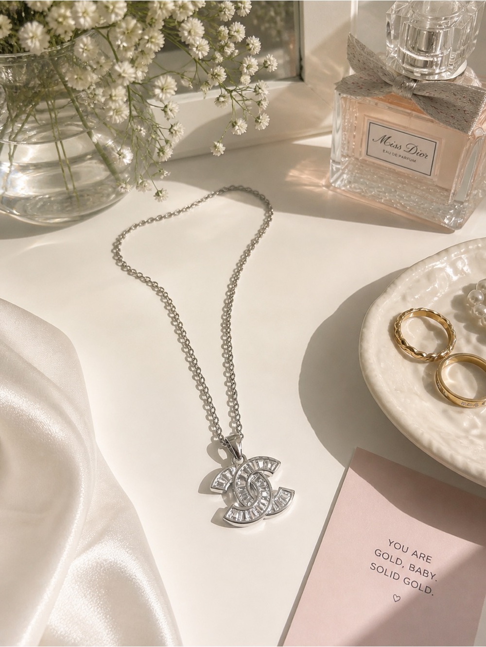 Silver Interlocking Pendant Necklace - Unbranded